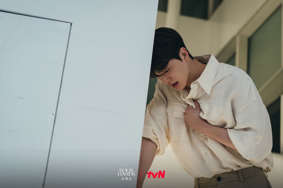 junyoungies's tweet photo. ㅡ #FourHandsTwoSonatas 

“Jeongyo was just a wolf who loved a sheep”… The writer reveals the ‘destined’ fate of Song Kang and Lee Junyoung. 

Reactions noting that Pio and Jeongyo's narrative is “more poignant than most romances” stem from how the emotional trajectory they experience mirrors the moments when real lovers fall in love and part ways. Growing up in different environments, the two friends forge a friendship through the medium of the piano, passing through stages of deeply cherishing while simultaneously keeping each other in check.

Writer Shin projected the image of “Heathcliff” a lone wolf roaming the wild onto Jeongyo, while wrapping Pio in the texture of “Catherine” as cold and cynical as an impenetrable wall. In Four Hands Two Sonatas, although Pio grew up in an affluent environment, his family was never once a comfortable presence, while Jeongyo had to force the only person who felt like family Pio out of his heart. In the end, because they were each other's sole refuge, an inseparable bond was inevitable.

“A starving wolf loves a sheep.” By instinct, a sheep is food for a wolf to satisfy its hunger, but the moment it falls in love with that sheep, the wolf falls into a contradiction between its desires and its love.

Jeongyo is no different. Although Pio sits at the end of the revenge that helped him endure the past nine years, the more he tries to tear Pio down, the more he faces the reality that he still deeply cares for him. Pio is both the target of his revenge and the person he refuses to lose.

The writer layered Jeongyo’s dilemma unable to harm him because he loves him, yet unable to let go because he hates him. With the image of the “starving wolf” deepening the narrative of revenge and a love-hate dynamic toward Pio.