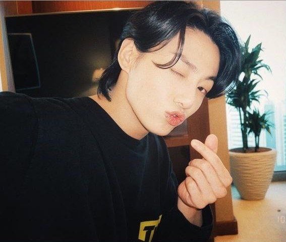 mnisjungkook's tweet photo. top jungkook photos on his old instagram https://t.co/qWXhaNFLtP