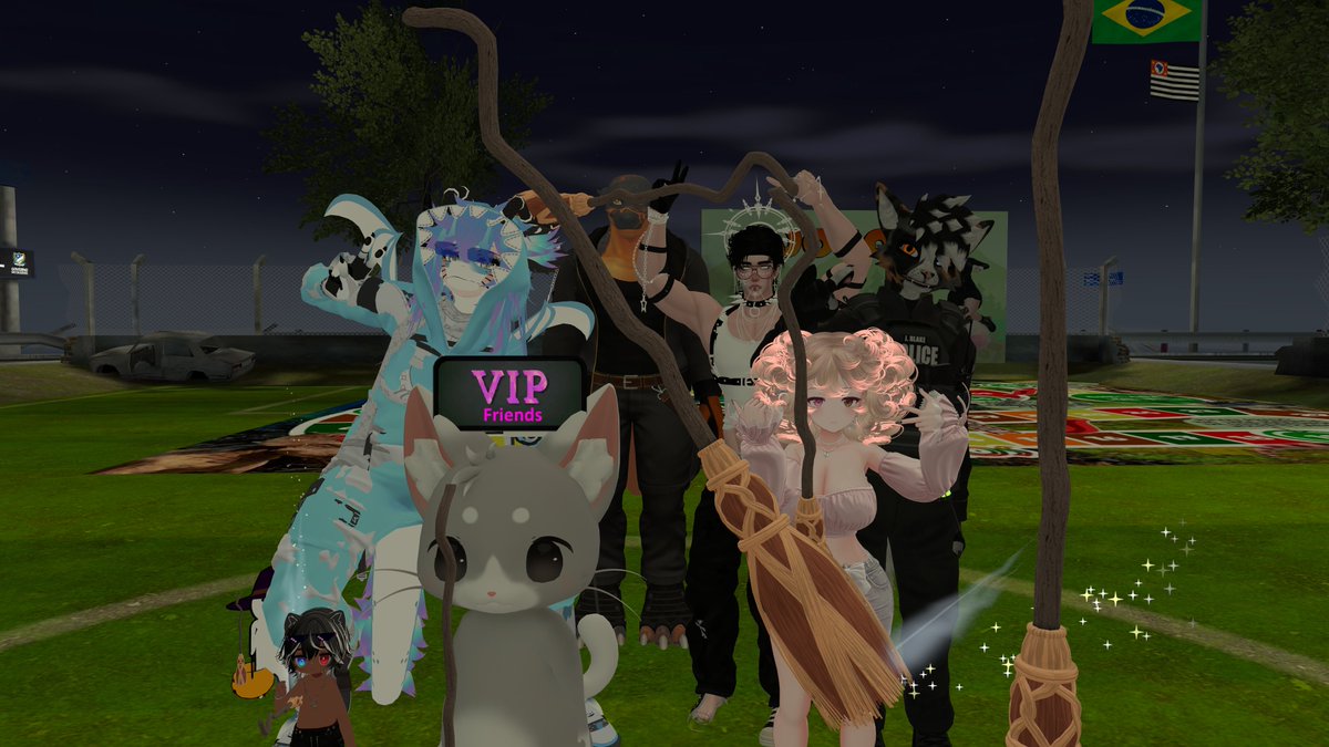EnchantedBrasil's tweet photo. Após fazermos aquela corrida de vassoura no Cruzeiro Brasil, reunimos pra registrar esse momento.

Cruzeiro Brasil + K1LK1 ❤️

#vrchat #vrchatphotos #vrchatcommunity https://t.co/cMzqscduor
