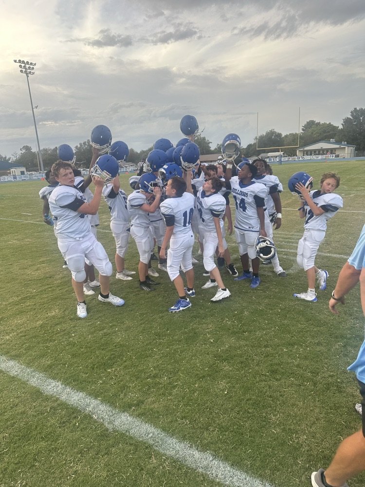 StarCitySchools's tweet photo. 7th grade Dogs with the 22-6 win over Dewitt! #bethebest https://t.co/NptrKCGMOs