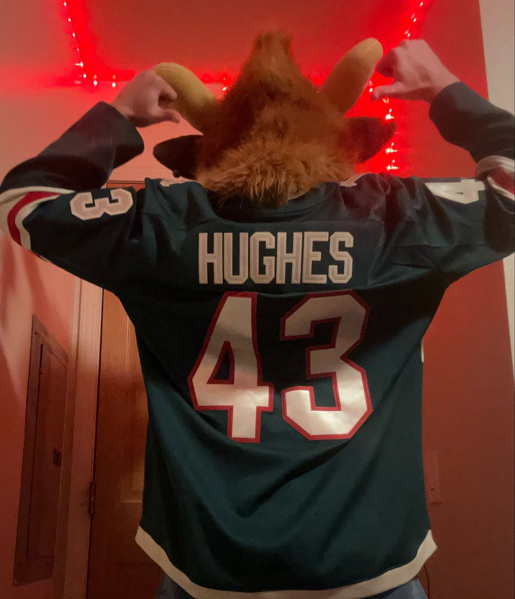 rckhoppr's tweet photo. HOCKEY RETURNS IN HALF AN HOUR. LETS GET FUCKING WILDDD #MNWILD https://t.co/NOm337IH9x