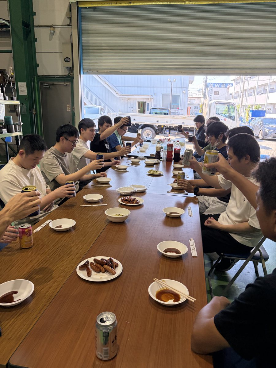 sanoiron's tweet photo. おはようございます😊神戸市西区晴れ☀️晴れやかな金曜日❣️昨日はお昼から皆でBBQ🍖を開催しました😊これだけ男子が集まると肉🥩いりますねー😀今日も1日、できるだけ機嫌よくがんばります😤みなさま今日もご安全に✨

#企業公式が毎朝地元の天気を言い合う
#企業公式つぶやき部
#企業公式相互フォロー https://t.co/0xxUANC0bI