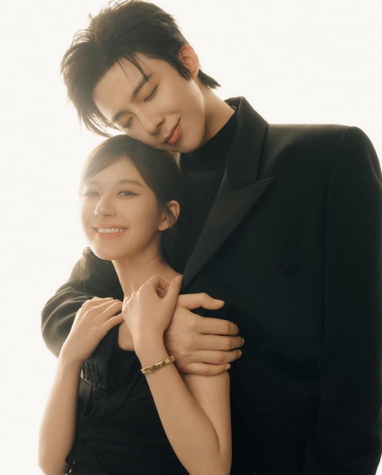 Liumorning0108's tweet photo. 이런 로맨스 화보 또 줬음 좋겠다
로맨스 우녕 나 기다린다 😭 https://t.co/AchXbex4kh