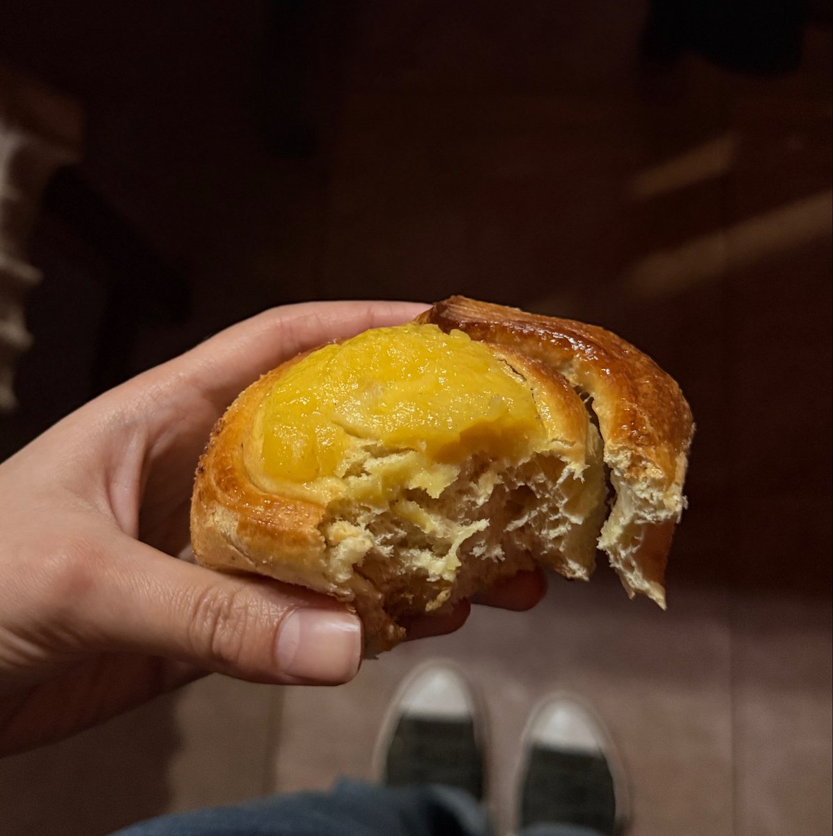 eversinceseven's tweet photo. es como un rol de canela pero de crema pastelera https://t.co/WpcY5r2p0e