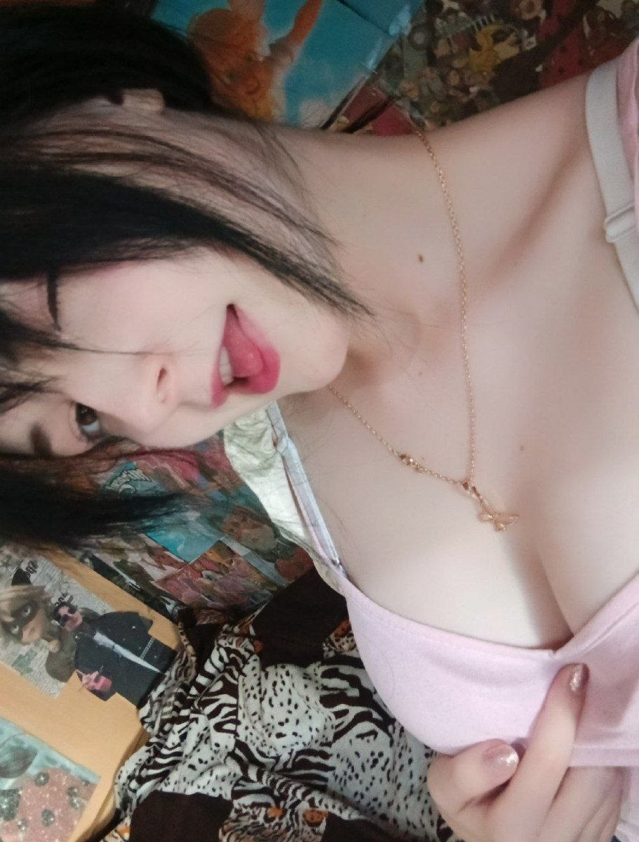 mischaxy's tweet photo. goodnight world 
i hope i dont wake up to naughty dms or comments 
#cosplay #nsfwtwtًً #egirl #cumtributeِs https://t.co/PPhywkhE6q
