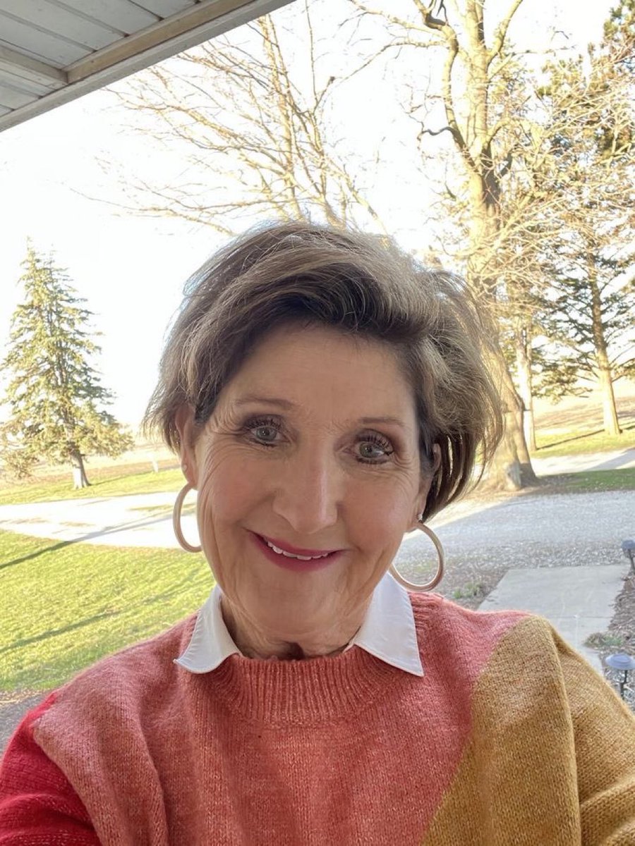 Russbelportala1's tweet photo. 64 years old USA 🇺🇸 single and searching 🥰🥰🥰💕💕💕 https://t.co/v8hLQJgpsa