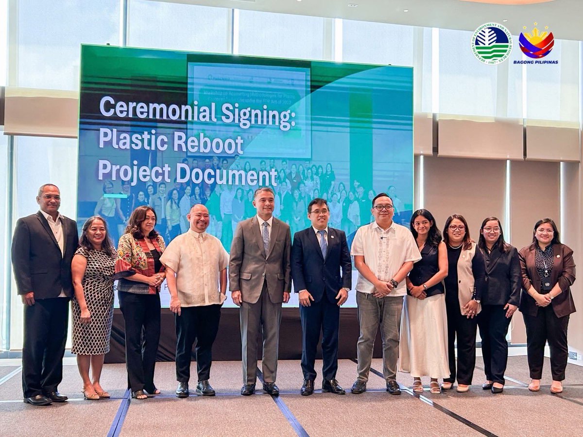 Teddy_Monroy's tweet photo. Plastic Reboot Phils - @UNIDO & @DENROfficial ups partnership to stop plastic wastes b4 they are generated. Will advance #circular approaches in coop w/ gov’t & PS to design out #plastics & keep resources in the loop esp upstream & midstream of the #VC where it matters. #UNIDO60 https://t.co/NLABRclLXx