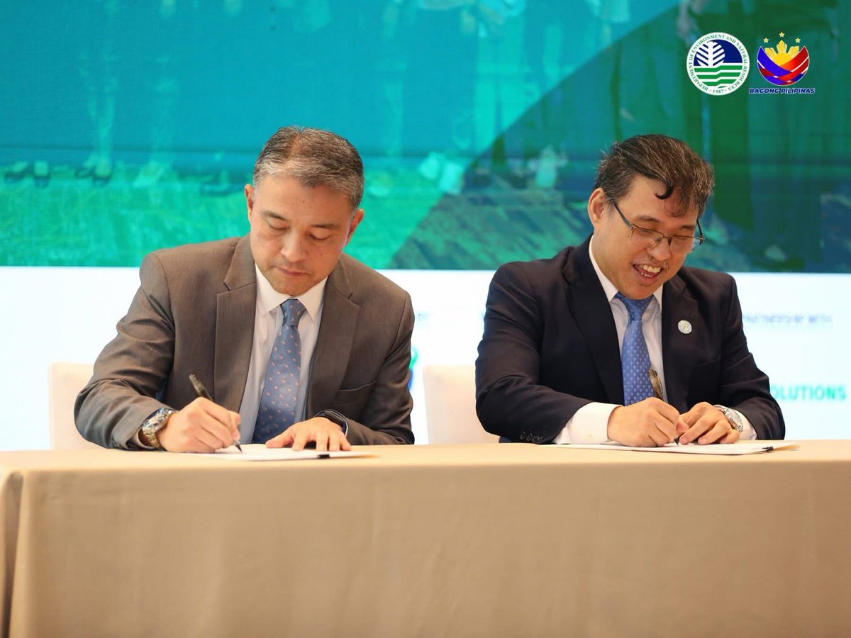 Teddy_Monroy's tweet photo. Plastic Reboot Phils - @UNIDO & @DENROfficial ups partnership to stop plastic wastes b4 they are generated. Will advance #circular approaches in coop w/ gov’t & PS to design out #plastics & keep resources in the loop esp upstream & midstream of the #VC where it matters. #UNIDO60 https://t.co/NLABRclLXx