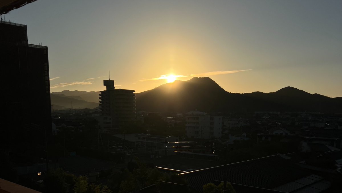 kinop37p's tweet photo. 朝トレ562日継続中
デイリーミッションクリア👍
温泉宿にて
朝日と共にトレーニング🌅
今日はサクッと終了
その後、朝風呂からの朝食🥣
今日もいい天気☀️
#FitBoxing
#フィットボクシング3
#fitboxing3 https://t.co/KRM8KCEEe8