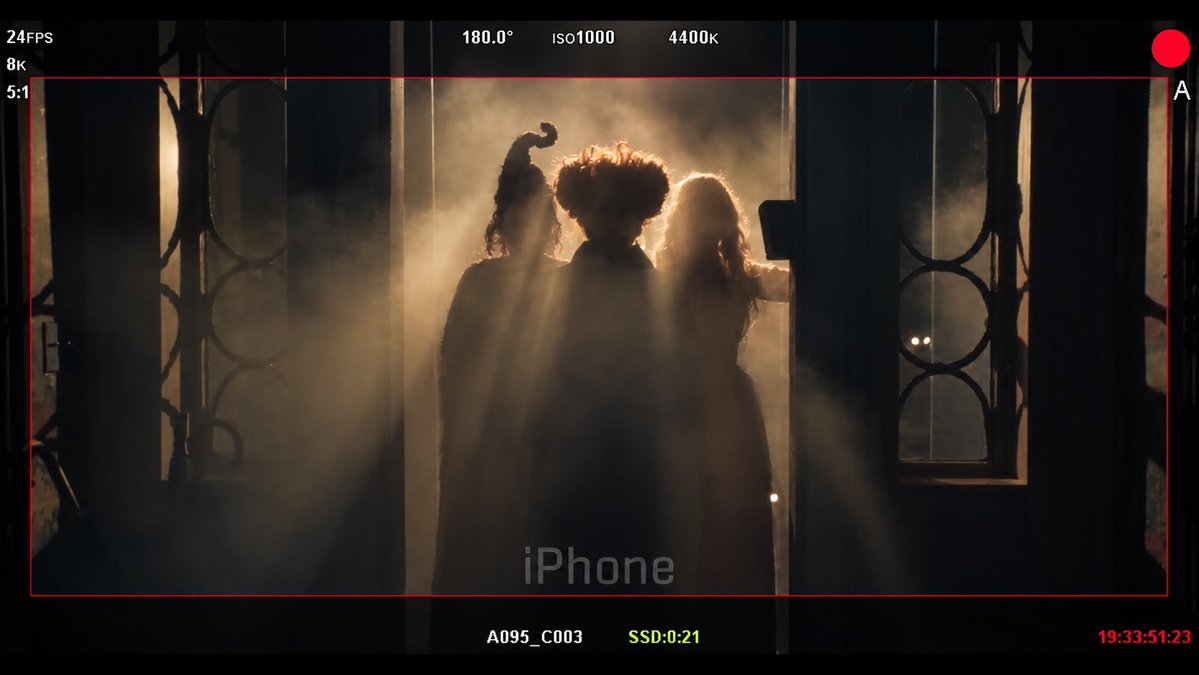 DisneyScoopGuy's tweet photo. Bette Midler posted this this morning, Hocus Pocus 3 is definitely incoming! https://t.co/epEHF6zVvL