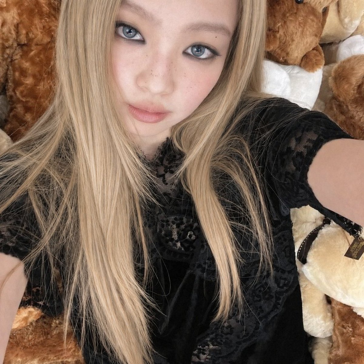 petalmare's tweet photo. Autumn Girl Avenue โ ๐ : Icon Appreciation
by the . . #AutumnMuse โ October Files
Maple ( Studio ) Chap 01 โฆ Golden Hour https://t.co/wsW7NnSCNx