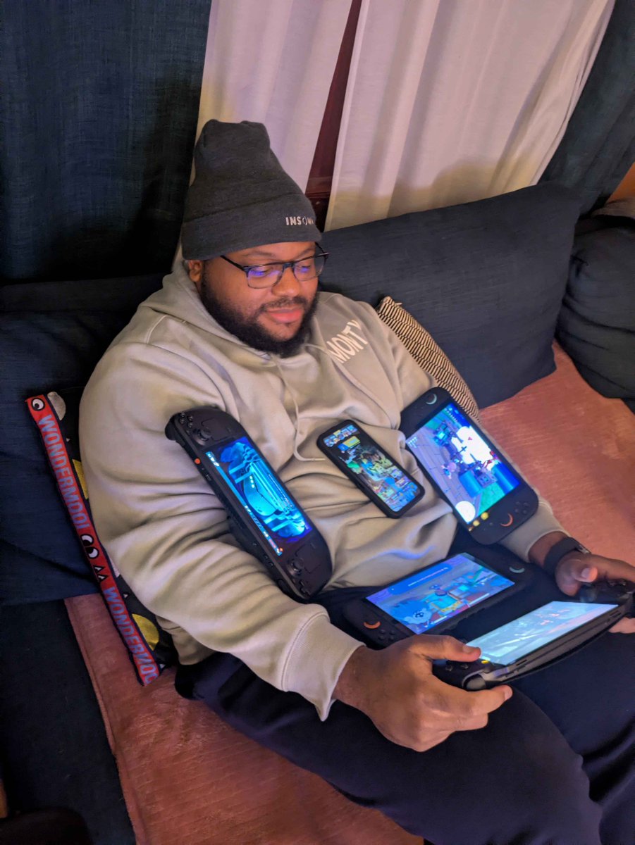 Who_is_Montell's tweet photo. Gotta start playing games like this to keep up https://t.co/KtqDQT7GAM