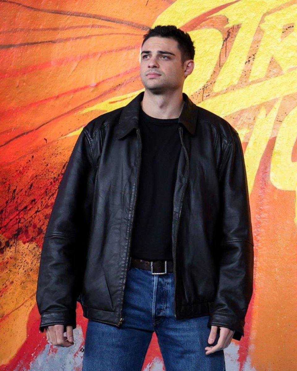 Noahcentineo247's tweet photo. Noah Centineo photocall in London tonight #StreetFighter https://t.co/mfQ57eErlH