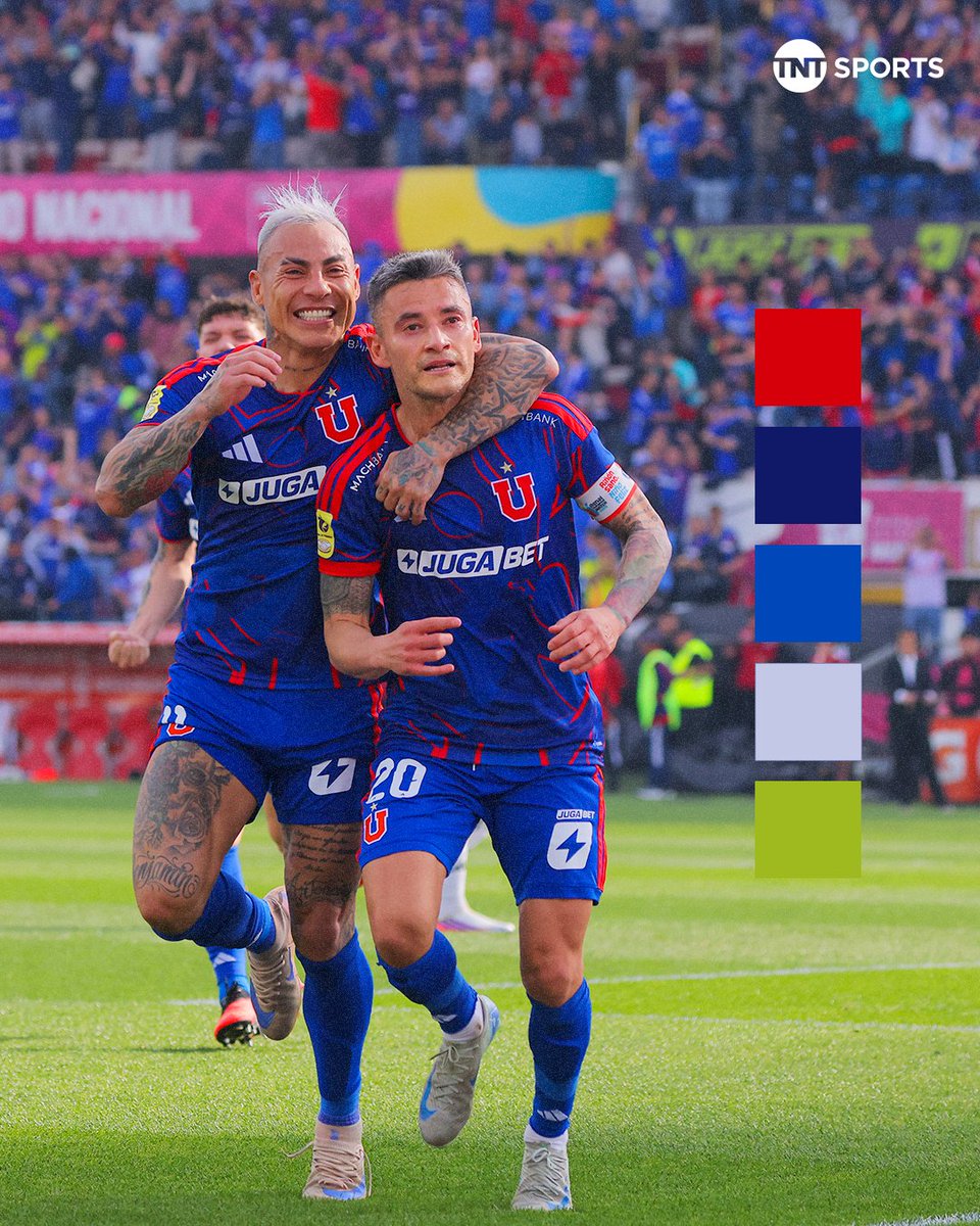 TNTSportsCL's tweet photo. 🎨🔵🔴 Los colores que los hinchas de #LaU llevan grabados en el corazón https://t.co/zl36QgExkj