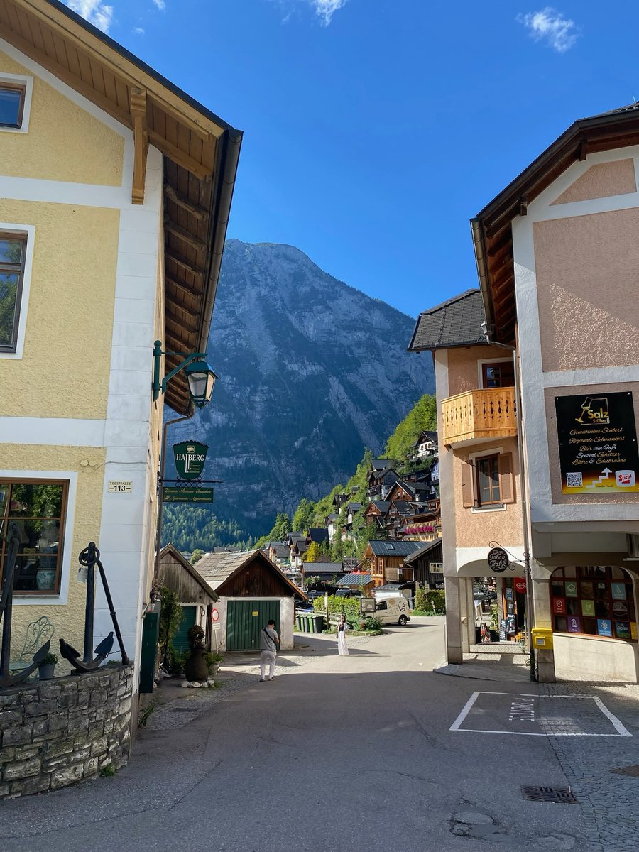 echoesofworld's tweet photo. Hallstatt, Austria https://t.co/ujtiBCBHQN