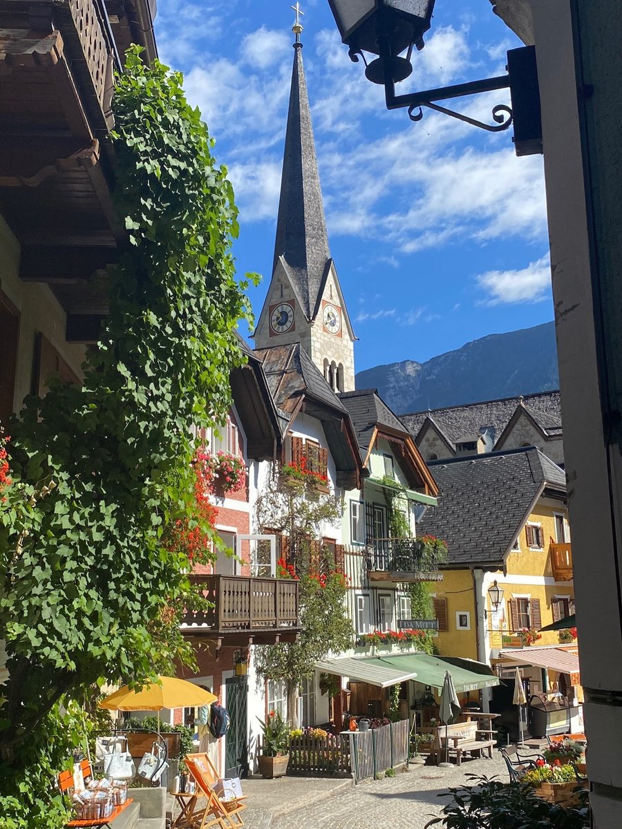 echoesofworld's tweet photo. Hallstatt, Austria https://t.co/ujtiBCBHQN