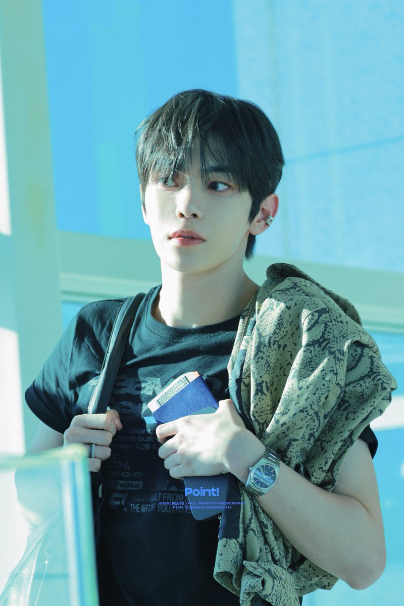 pointdggyu's tweet photo. 261002 ICN #Donggyu #동규 
#TUNEXX #튜넥스 https://t.co/vCO5UZMKfx