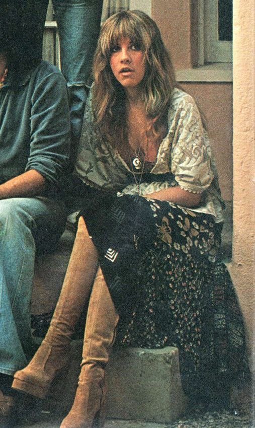 moonduststevie's tweet photo. The brown boots coming back IM NOT OK 😭🙌🏼 https://t.co/QN6fwb7mJJ