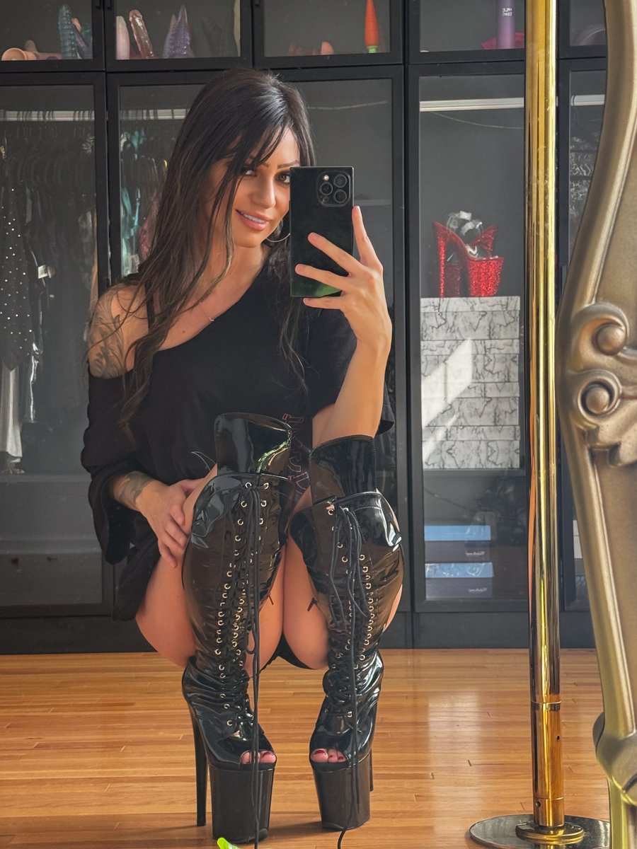 heyitscaseymae's tweet photo. Because you liked my boots. 😏 https://t.co/QWyH8ASwmO