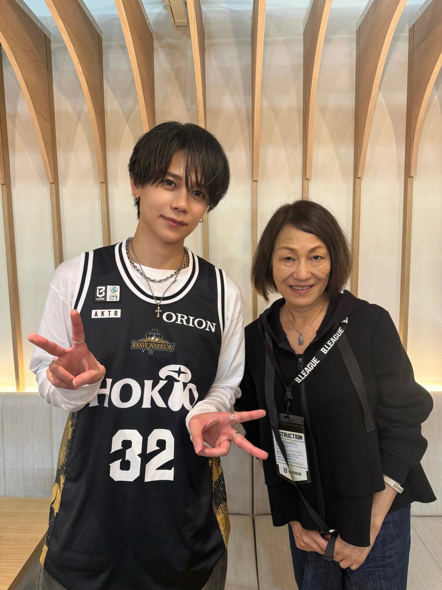 zukudase's tweet photo. 金曜ちゃんえつDAYですが・・・この写真は！？✨
真相はこのあと！#INI #藤牧京介 さん！
悦子「緊張した・・・💦」

ピポパお題「我が家の衣替え事情」 ずくショナリー「明日から本気出すの意味は？」・マゼモア・ちゃぶ台・ずグラミー賞・ラジオ電報・お宅の八兵衛などなど♪  #zukudase https://t.co/5pjFyUcvIM