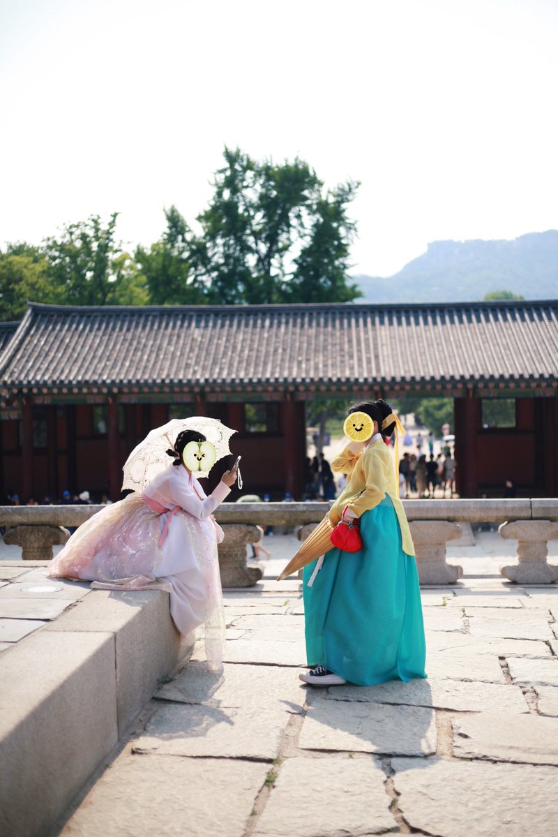 yeokkeumsae's tweet photo. @mary_mag_hanbok 
나의 한복메이트
체리(1)-청사과(3) 조합이나 레몬(2)-청사과 조합으로 입고 같이 놀면 넘 재밌겠다! (청사과는 나야) https://t.co/QZYGczVNu8