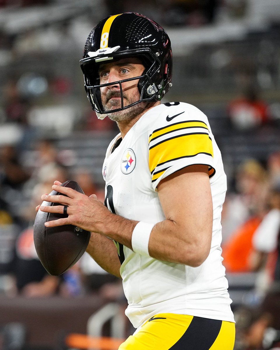 Aaron Rodgers is looking to tie @​TomBrady for the most QB wins all-time on TNF (14)

@​PITvsCLE – 8:15pm ET on Prime Video
Stream on @​NFLPlus 
 [📷](https://p