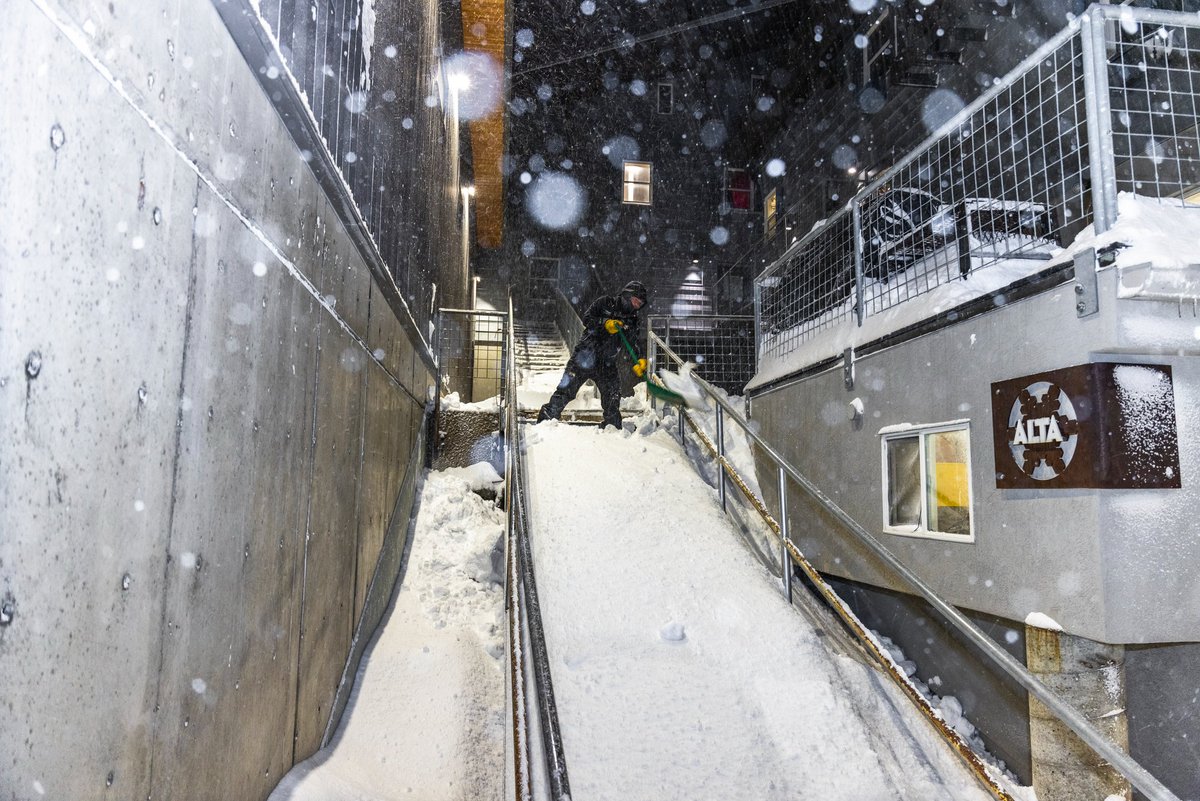 AltaSkiArea's tweet photo. Start your Alta Story this Winter ❄️

Spend this season with a team of passionate skiers. We are accepting applications for the following positions:

• Albion Grill Team Member
• Alf’s Restaurant Crew
• Building Maintenance

Apply within: https://t.co/QoZvQTR6Im https://t.co/rNtQkbziji