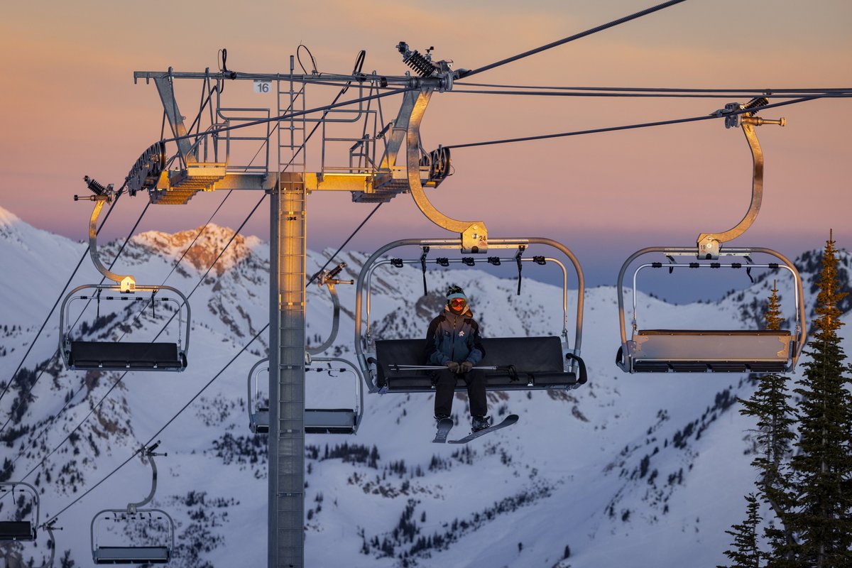 AltaSkiArea's tweet photo. Start your Alta Story this Winter ❄️

Spend this season with a team of passionate skiers. We are accepting applications for the following positions:

• Albion Grill Team Member
• Alf’s Restaurant Crew
• Building Maintenance

Apply within: https://t.co/QoZvQTR6Im https://t.co/rNtQkbziji