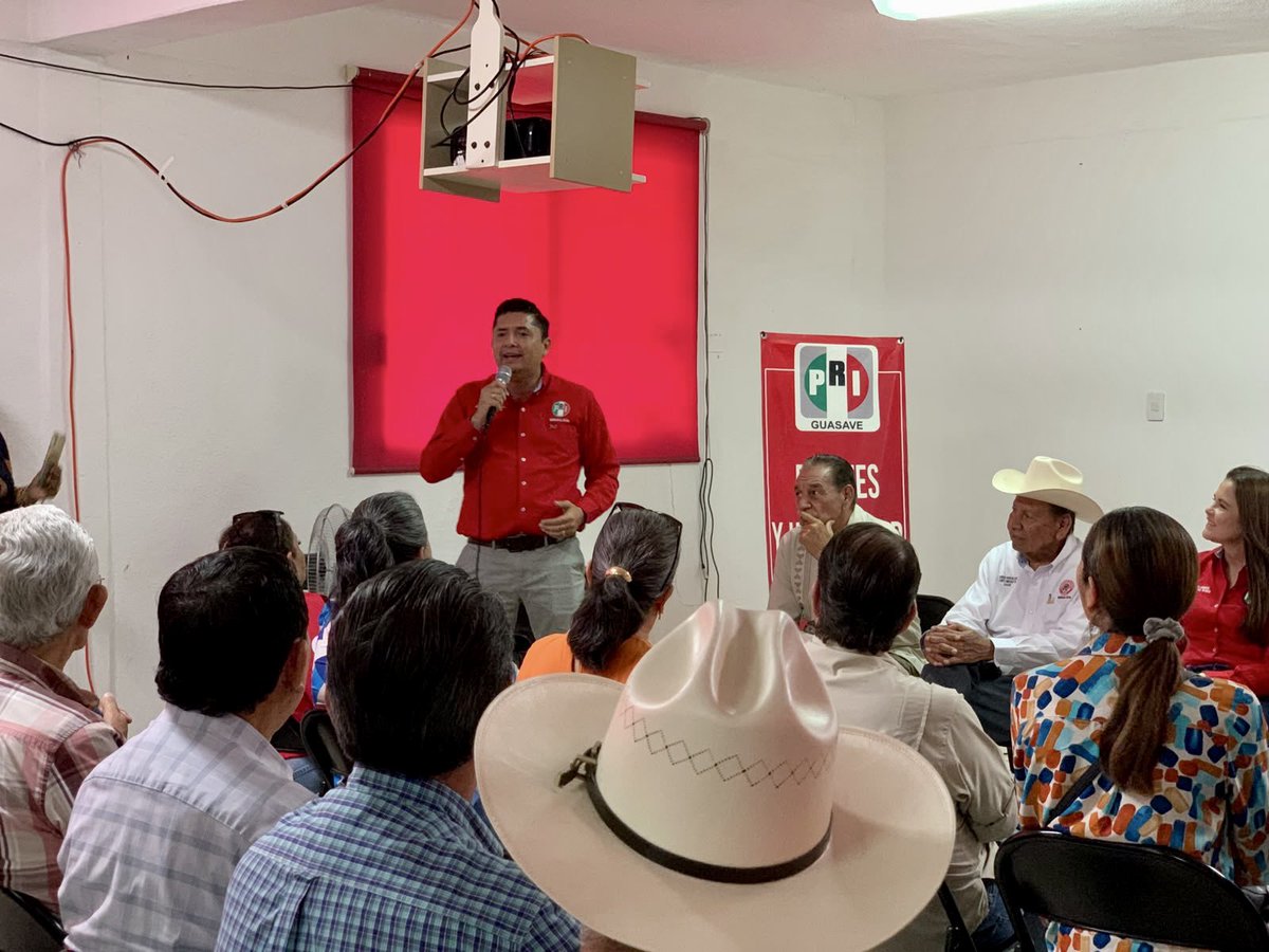 CDEPRISinaloa's tweet photo. Sostuvimos un encuentro con liderazgos de la CNC en el municipio de Guasave, fortaleciendo el diálogo, la organización y el compromiso de trabajar juntos por las causas del campo y de las familias sinaloenses. 💚🤍❤️
#PRISinaloa #CercaDeLaGente #UnidadYTrabajo #Guasave https://t.co/6Gkm4h4Cid