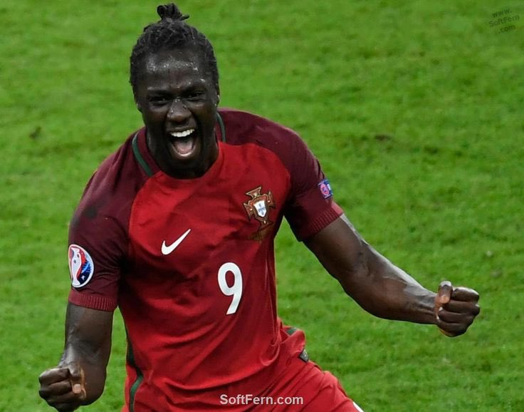 Soje2384's tweet photo. Que oh c’est Ronaldo qui a porté le Portugal seul 🤣🤣🤣 

Le Portugal a gagné un seul très grand titre majeur en 25 ans de carrière du génie.  L’Euro 2016. 

Voilà sa contribution lors de cet Euro en stats que vous aimez 👌

Portugal 1 vs Islande 1 : buteur Nani 
Portugal  0 vs Autriche 0 
Hongrie 3 Portugal 3  Buteur 2 CR7 1 Nani
………………………..,,……………………………
Portugal 1 vs Croatie buteur Quaresma 
Portugal 1 vs Pologne 1 Buteur Sanches 
Portugal vs Galles Buteur 1 CR7 1 Nani 
Portugal 1 vs France 0. Buteur Eder 

🔹 Les matchs les plus difficiles: Autriche, Croatie , Pologne, France… il a 0 but. 
🔹 après la phase de poule c’est 1 but contre les pays de Galles.  

Mais tu as des idolâtres qui nous disent que c’est uniquement grâce à lui que le Portugal a gagné cet Euro. Quaresma en 8e, Sanches en 1/4, Eder en finale ils n’ont servi à rien ??? 🤣

Nani a été meilleur que lui dans cet Euro globalement et c’est Eder qui délivre le Portugal en finale. Voilà la vraie histoire 👌