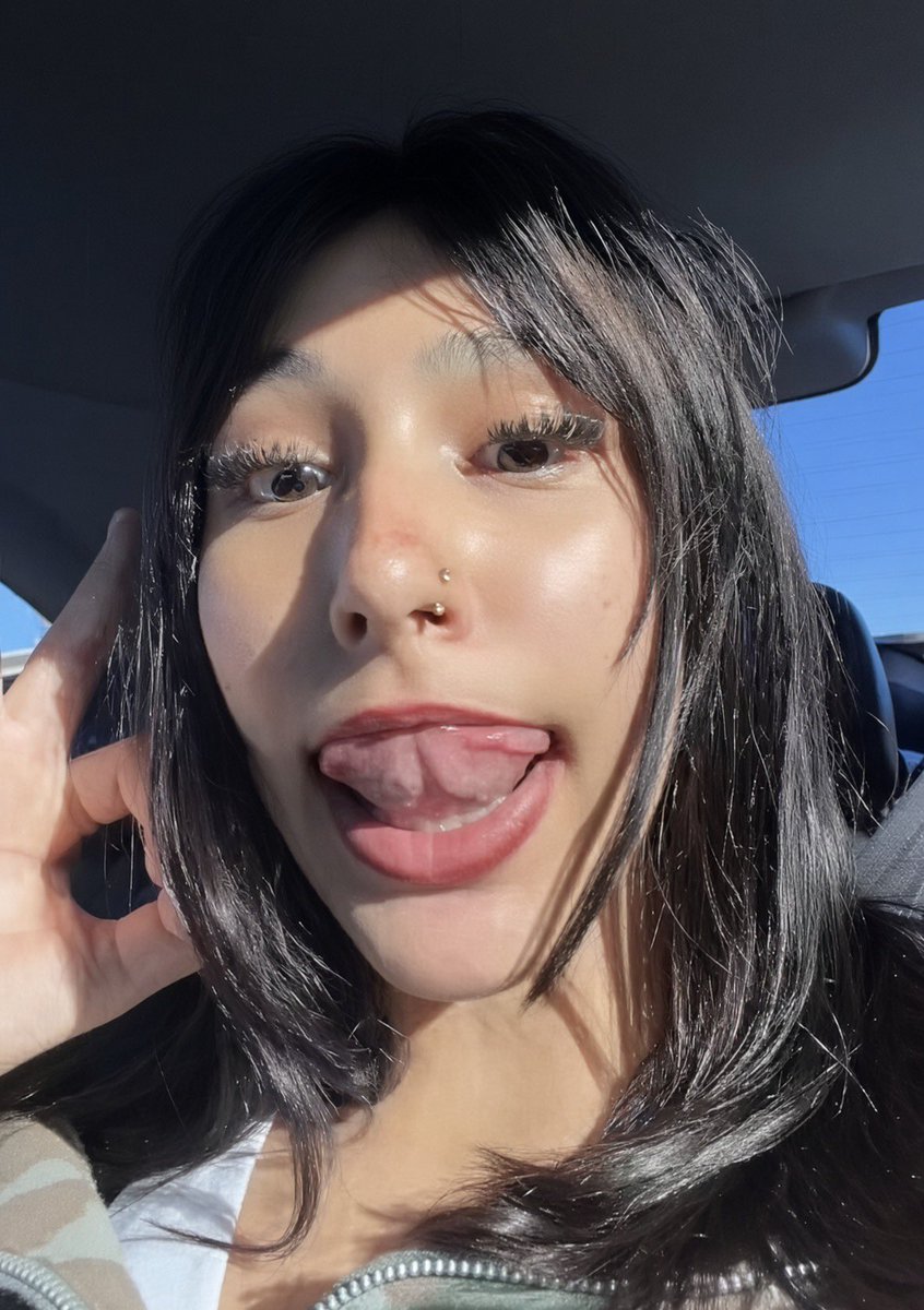 leaky4goddesses's tweet photo. Goddess Ivy Jones no braces anymore but still plenty of slutty porn faces to goon to 😍💖💦 https://t.co/cBx2Sx5v1g