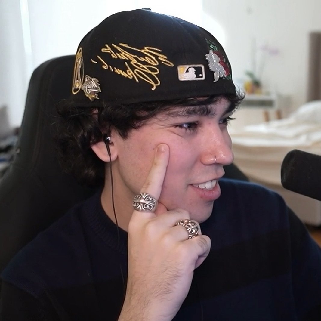 sprnscat's tweet photo. nice rings, bro https://t.co/Wj6rbpGZwI