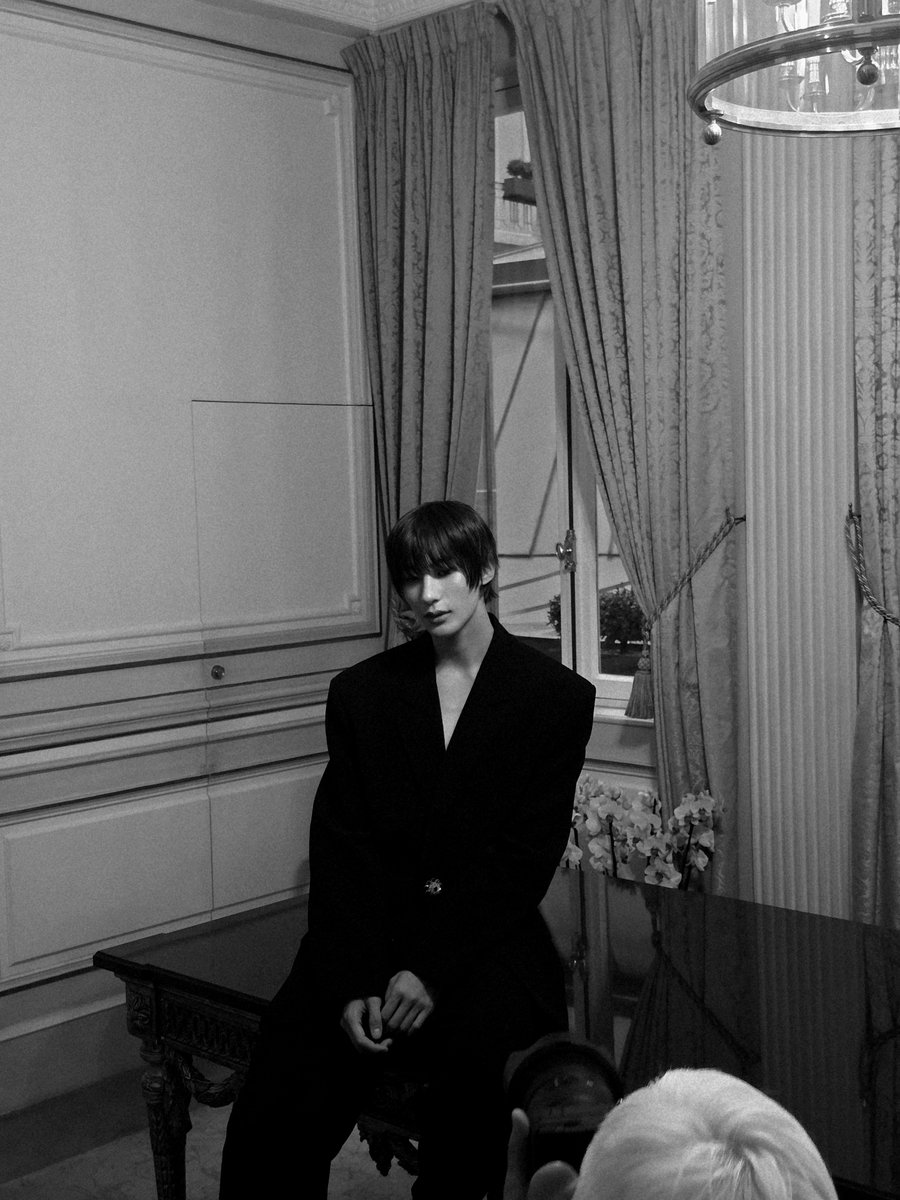 riize_archives's tweet photo. 261002 #ANTON weverse post 

#ANTONxSaintLaurentSS27 #ANTONxSaintLaurent @YSL https://t.co/CnzyQB2tK3