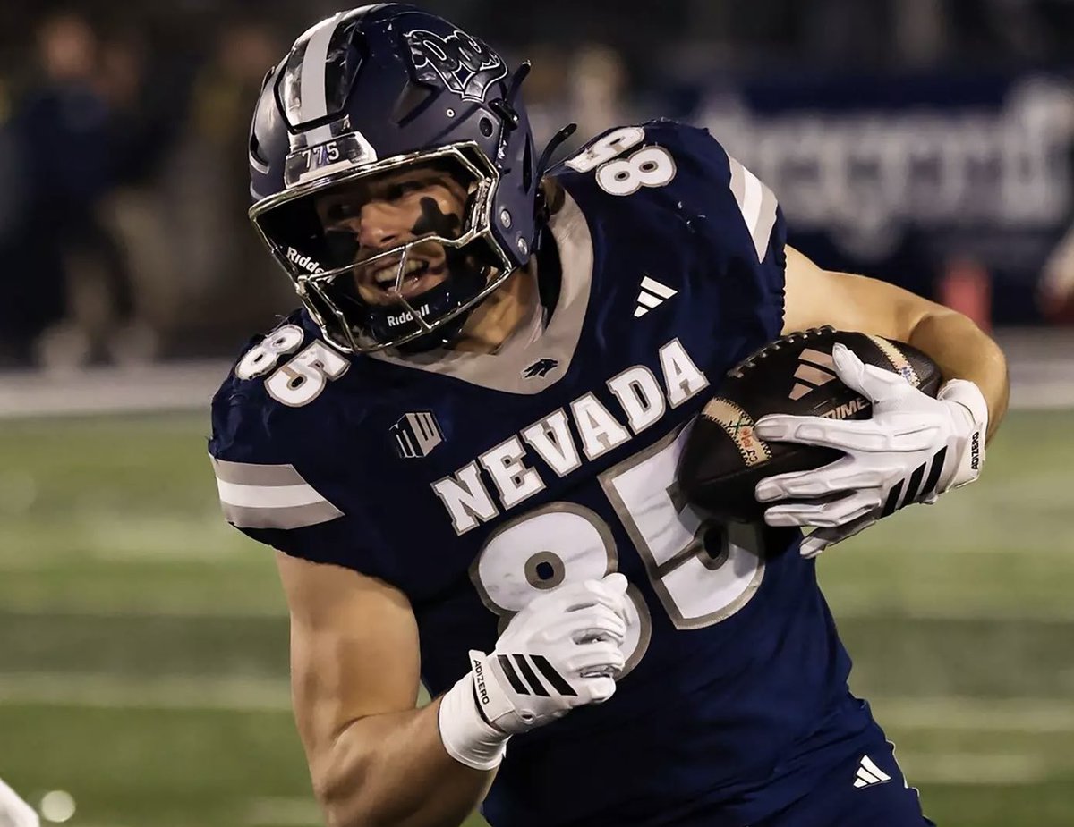 KnoxSmith28's tweet photo. After a great conversation with @Coach_JLoeffler I am blessed to receive an offer from University of Nevada!

@BrandonHuffman @Rivals @mvp7on7 https://t.co/zDWVFySfMT