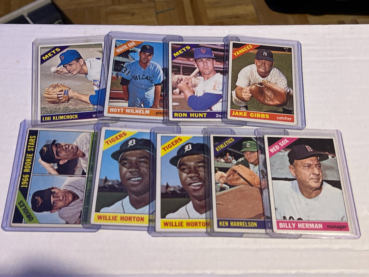 SignedCards's tweet photo. $35 shipped 1963-1966 topps lot 29 cards https://t.co/eSw7c8f8bi