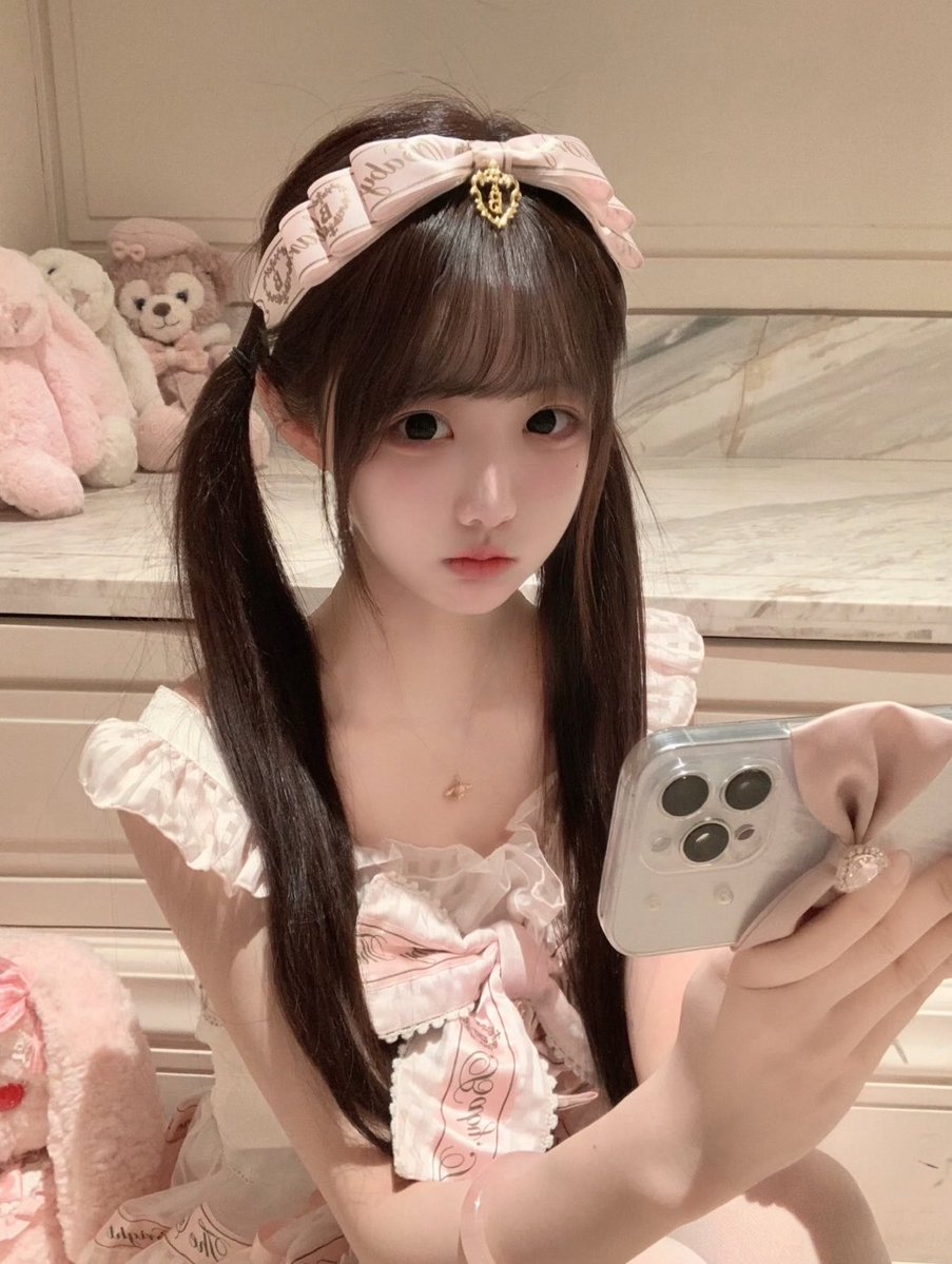 donna12hy4's tweet photo. 好焦虑15了 还是没长毛，

不信你们看看

锐评一下我15的福为什么还没长毛🫣 https://t.co/dacTnxK9u7