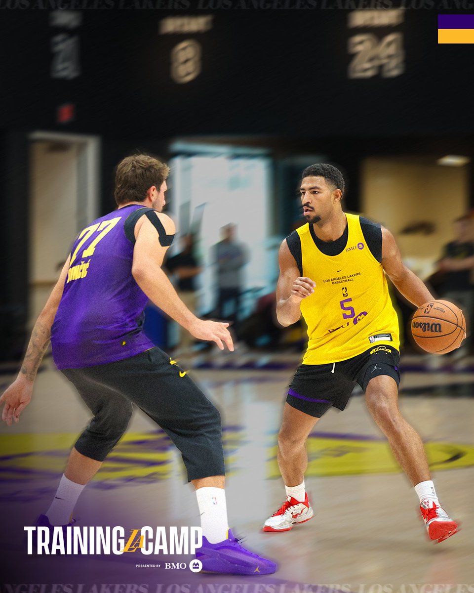 Lakers's tweet photo. Another day in the office 

@BMO_US | Lakers Training Camp https://t.co/OySJGkHNwZ