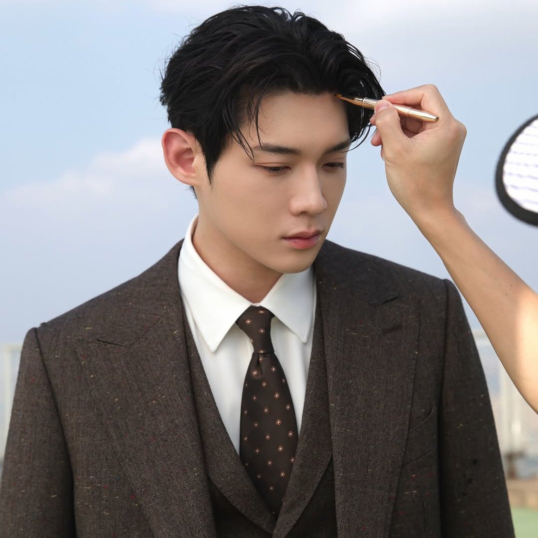 Muhamma88596556's tweet photo. #KimYoonsik started following #ChaWoomin and #JangDaah on Instagram, he plays the second male lead in #50daysofflirting https://t.co/9NReFU1CBn