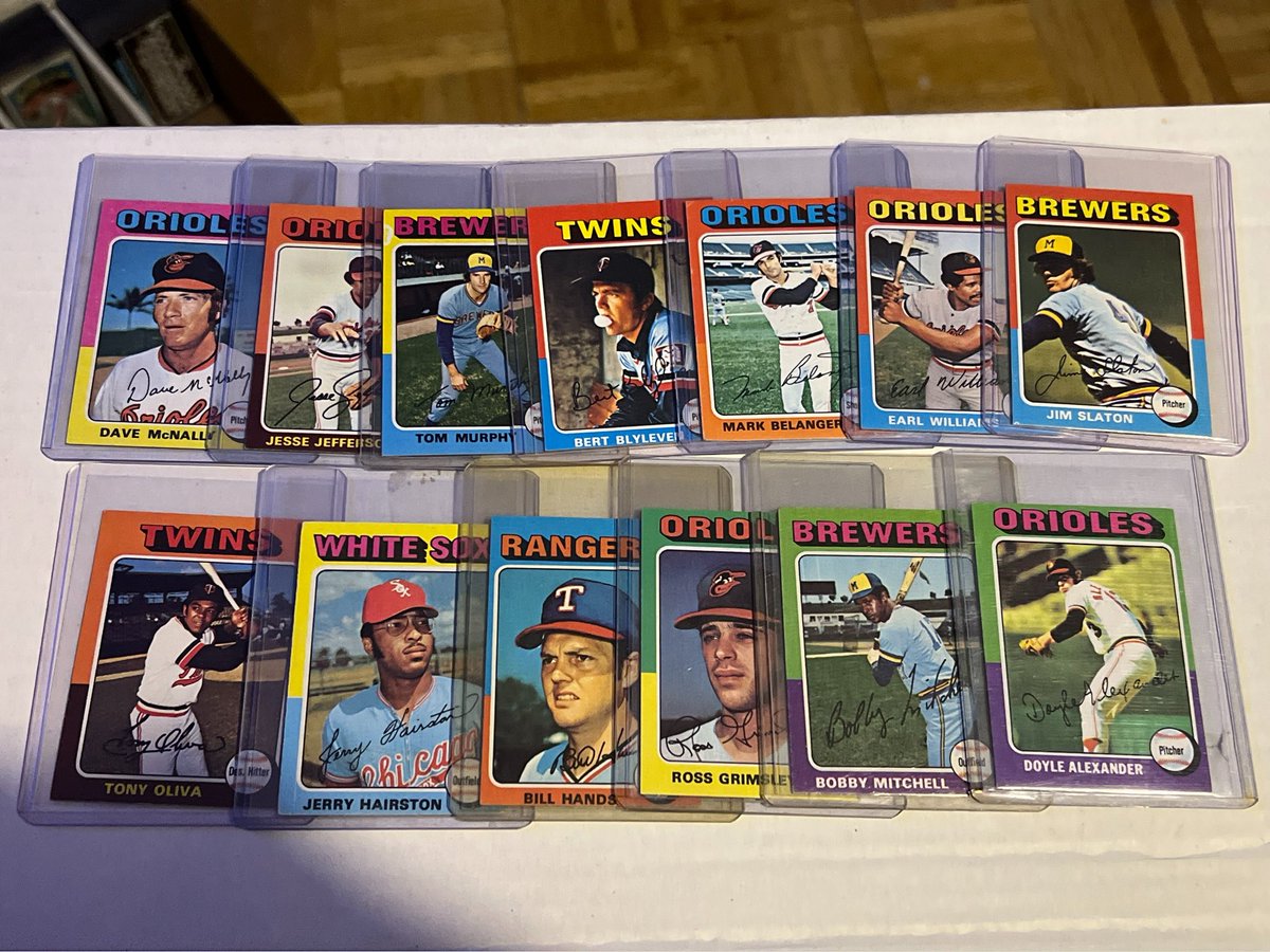 SignedCards's tweet photo. $15 shipped 1975 topps mini lot https://t.co/jAT8sIy6mS