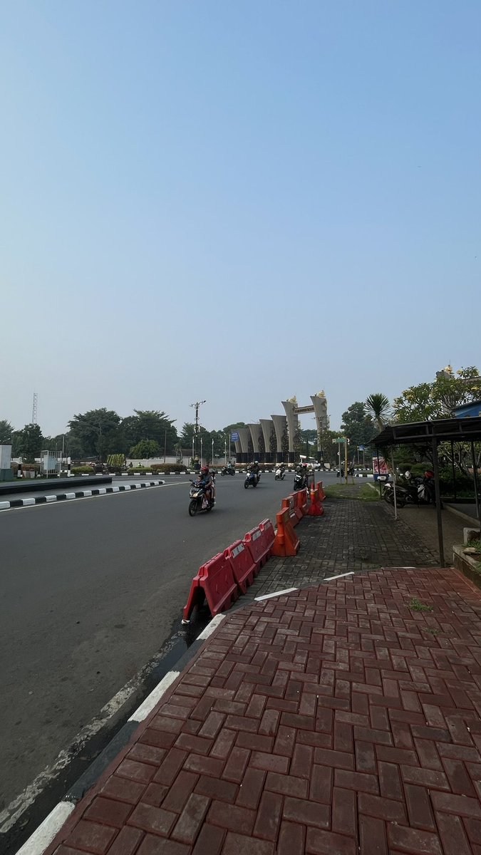 brordv's tweet photo. jalan pagi
jumat
lanjut cari kopi
starling https://t.co/VmwegVXYLq