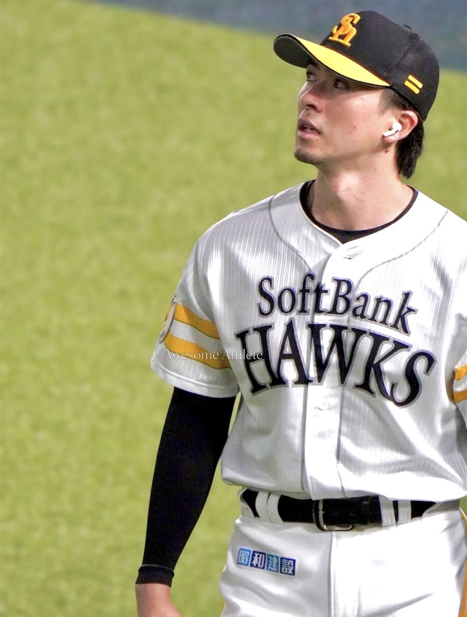 Tomi_Canada's tweet photo. 改めて2年連続2桁勝利✨🏅
おめでとうございます㊗️
#sbhawks
#上沢直之投手🐐
#Absolutelegend‼️ https://t.co/l9vgsxMLpZ