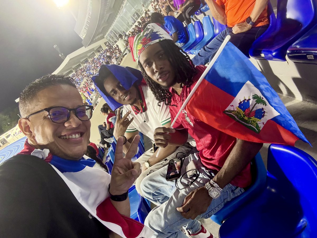 PuntoDO's tweet photo. Valor!!!! 🇩🇴😆 https://t.co/mUUhAiCQsj