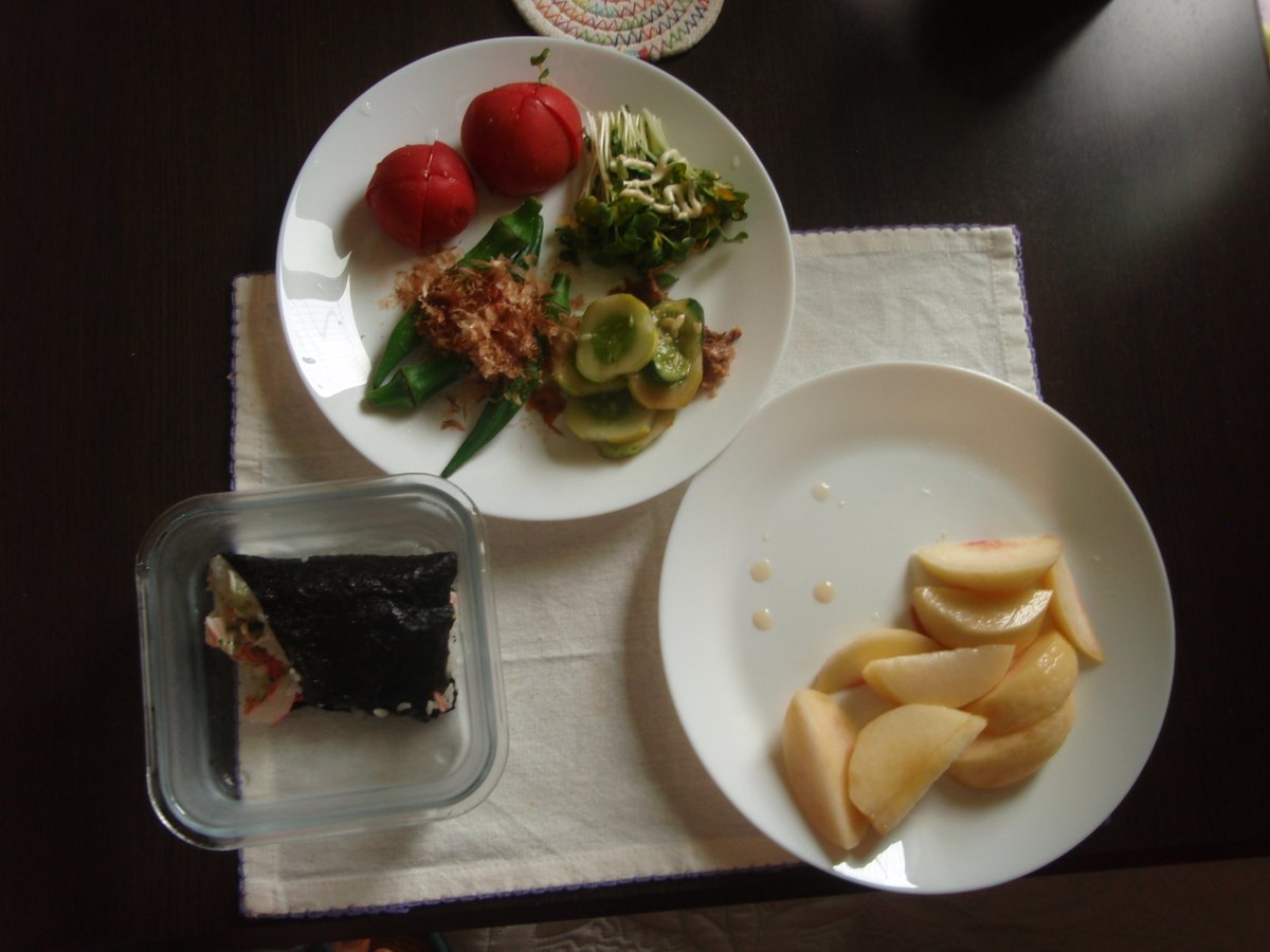 izumobojo's tweet photo. #朝食

桃が、桃が、もう食べられないなんて・・・

(இ௰இ`｡) https://t.co/2Ktr1TBax2