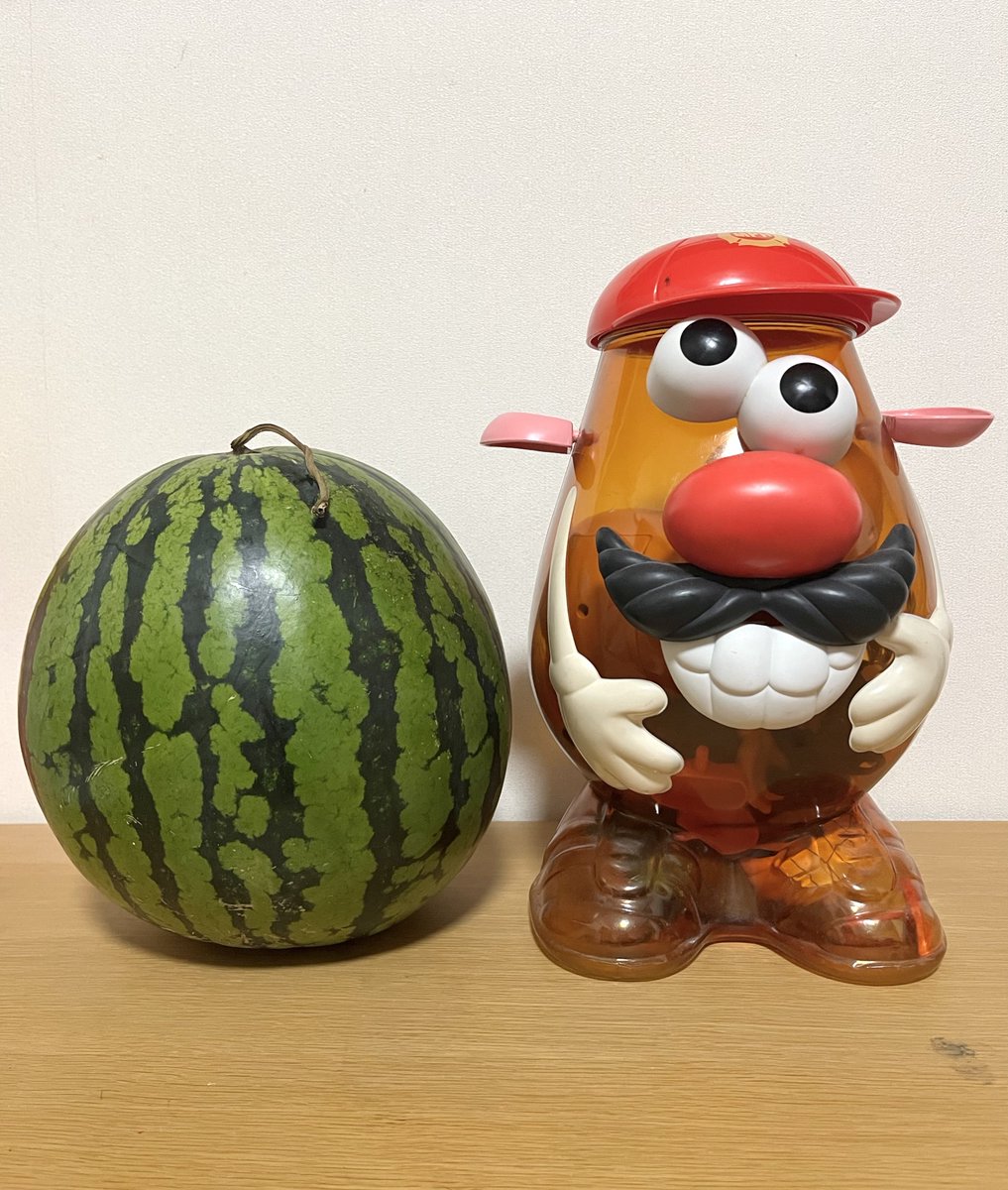 mimitaropan's tweet photo. 今年最後のスイカ🍉 https://t.co/2hy3N5jfTP