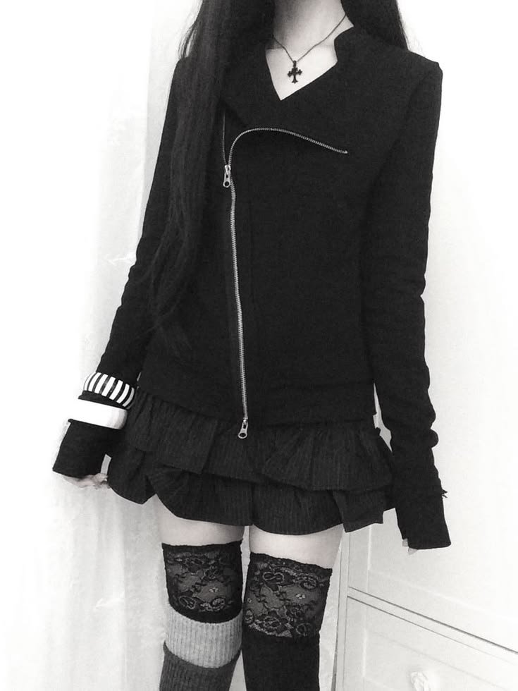 skelestribbon's tweet photo. how pinterest sees me !!
• fashion
• pantone
• mood
• food https://t.co/DUjFjuPZbk