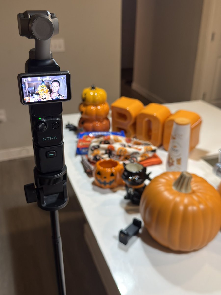 Dresexuall's tweet photo. October 1st dump 🎃👻 https://t.co/69u6bYNEs3