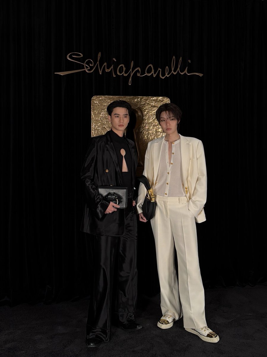nampingnapat's tweet photo. During the show at Schiaparelli 🕯️.

KENG NAMPING IN PARIS FW27
#SchiaparellixKENGNAMPING
#Schiaparelli
#KengHarit #nampingster https://t.co/AjfoQXC3or