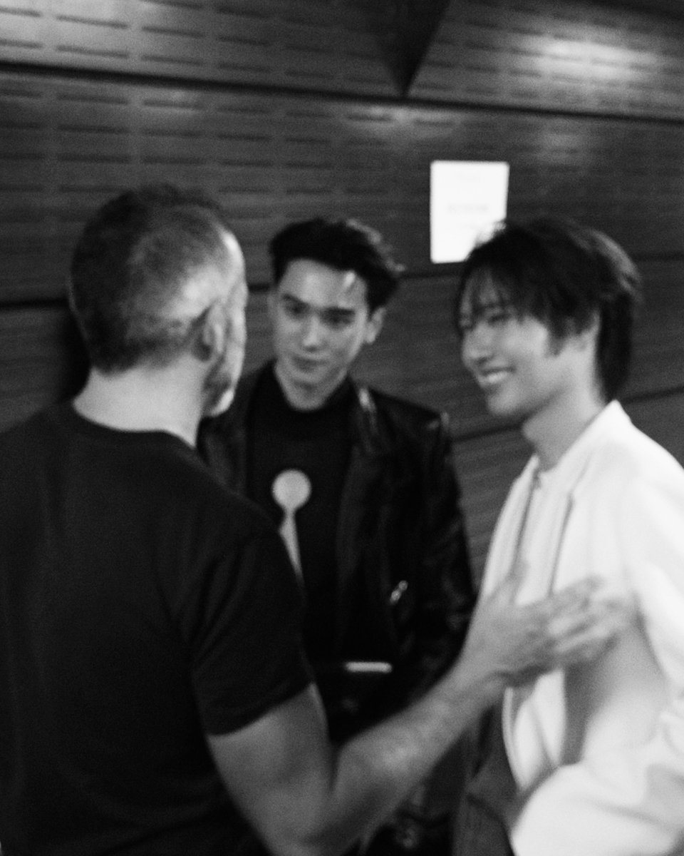 nampingnapat's tweet photo. During the show at Schiaparelli 🕯️.

KENG NAMPING IN PARIS FW27
#SchiaparellixKENGNAMPING
#Schiaparelli
#KengHarit #nampingster https://t.co/AjfoQXC3or