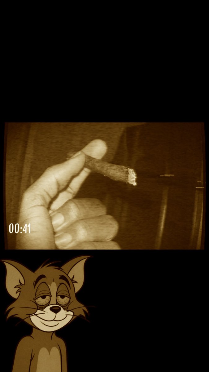 thelivingJwrld's tweet photo. Does size really matter?🥹🪖💨
#stoners #woods #blunt #اکتوبر4_آغاز_مزاحمت #pfb https://t.co/0rE698rYju