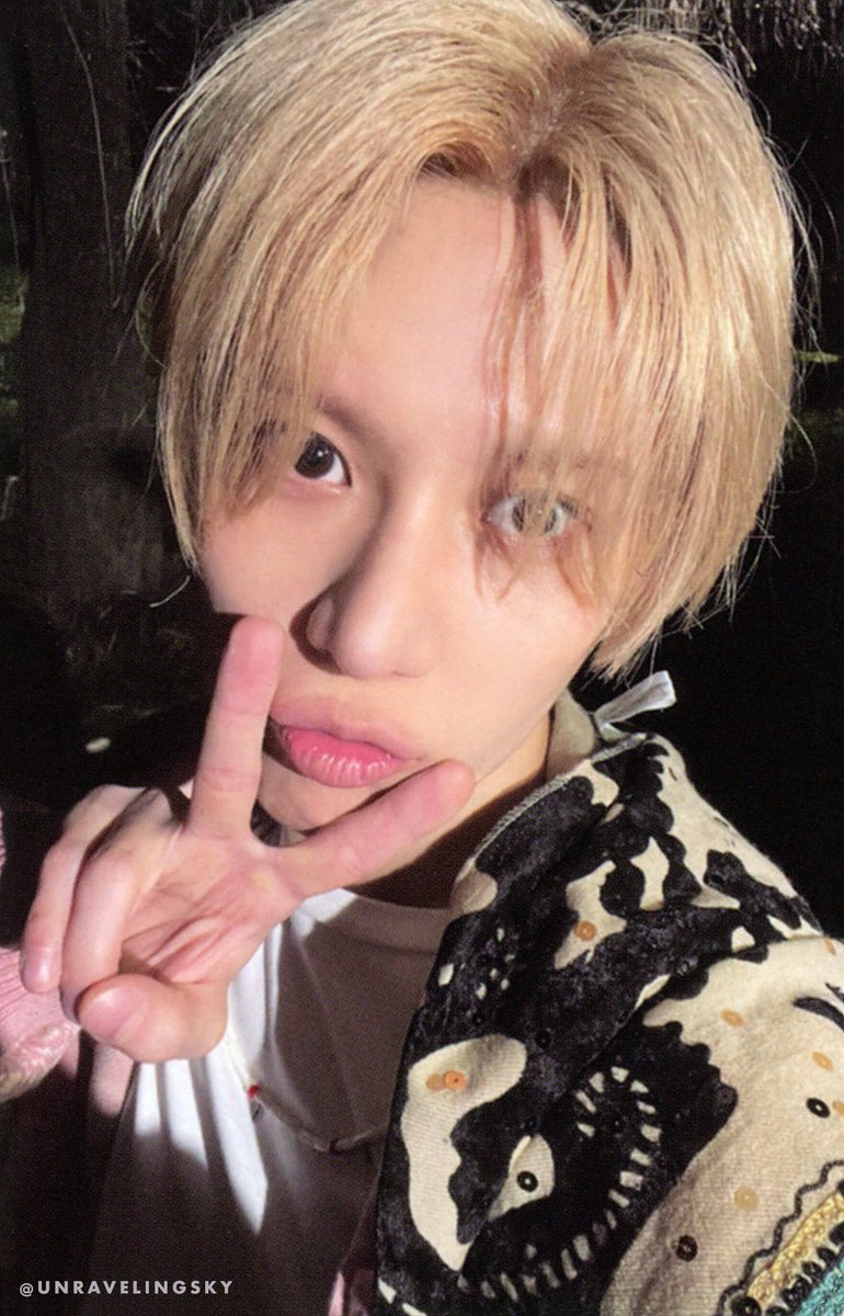unravelingsky's tweet photo. [HQ SCANS] #SHINee Atmos album: Prismic Atmos version photocards (ALL members)

Watermarked in thread for online use. Non-watermarked for personal use download here: 🔗https://t.co/vAN51xZH9i

#TAEMIN #태민 #KEY #키 #MINHO #민호 #ONEW #온유 #샤이니 https://t.co/yN2XsYjkO5